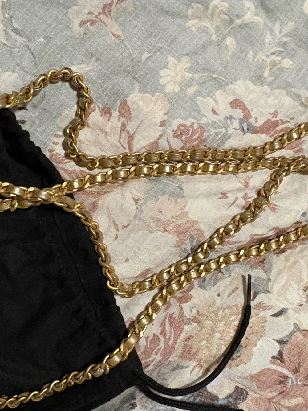 CHANEL Gold Croc-Embossed Round Leather crossbody bag